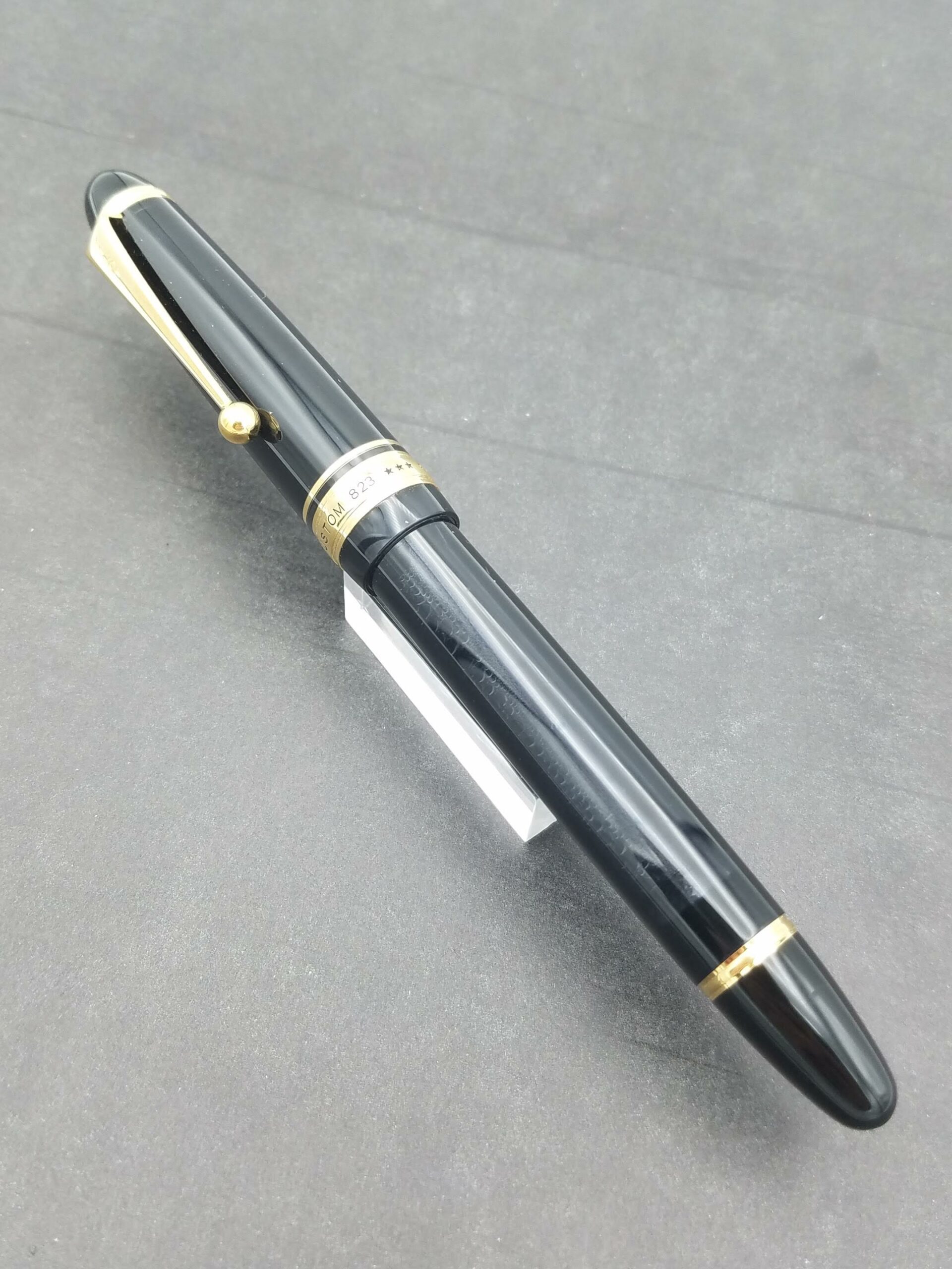 Pilot Vanishing Point Fountain Pen Gold Trim - Pen Realm