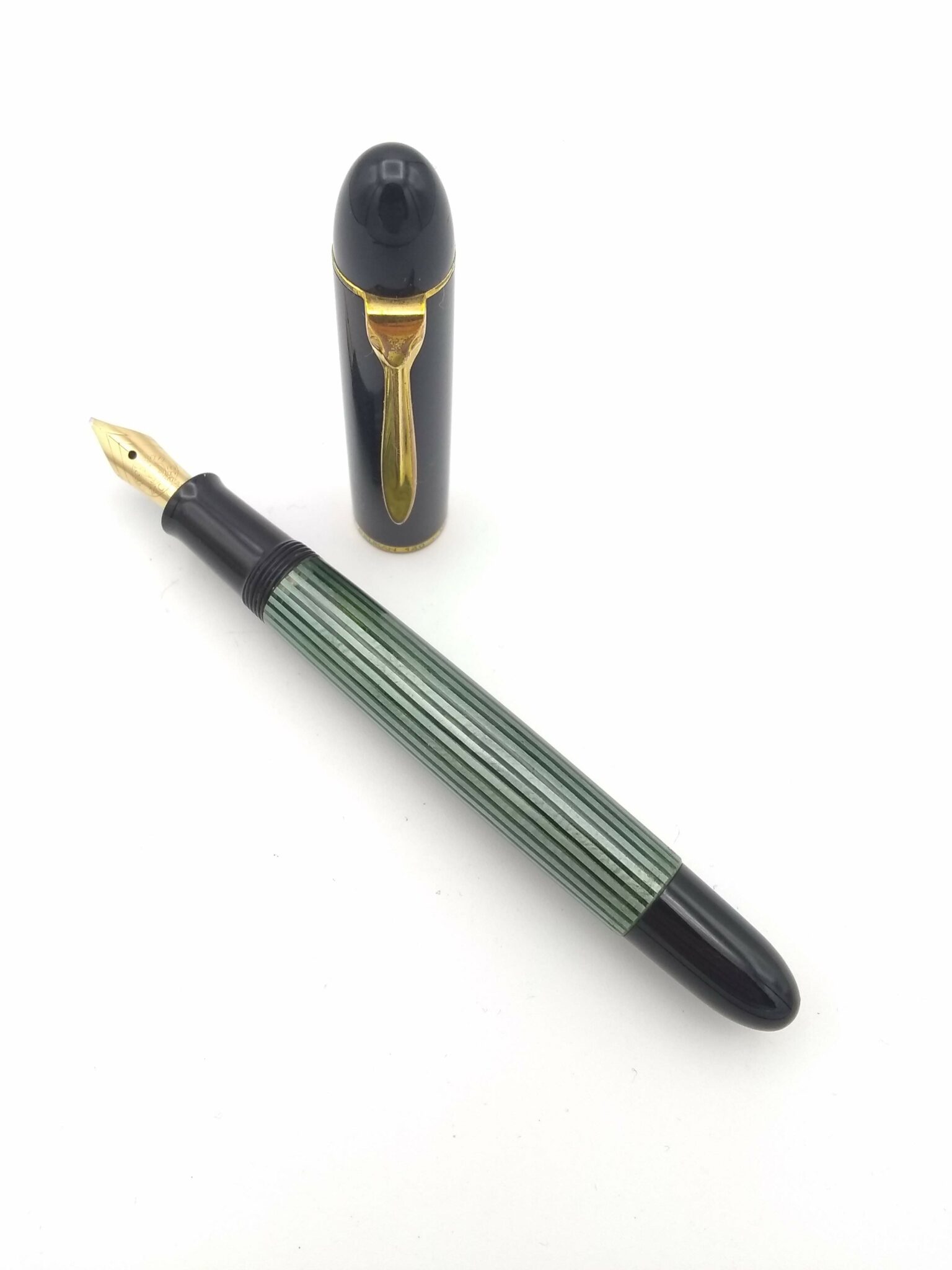 Pelikan 140 Green Striated 14C Oblique Broad Nib Pen Realm