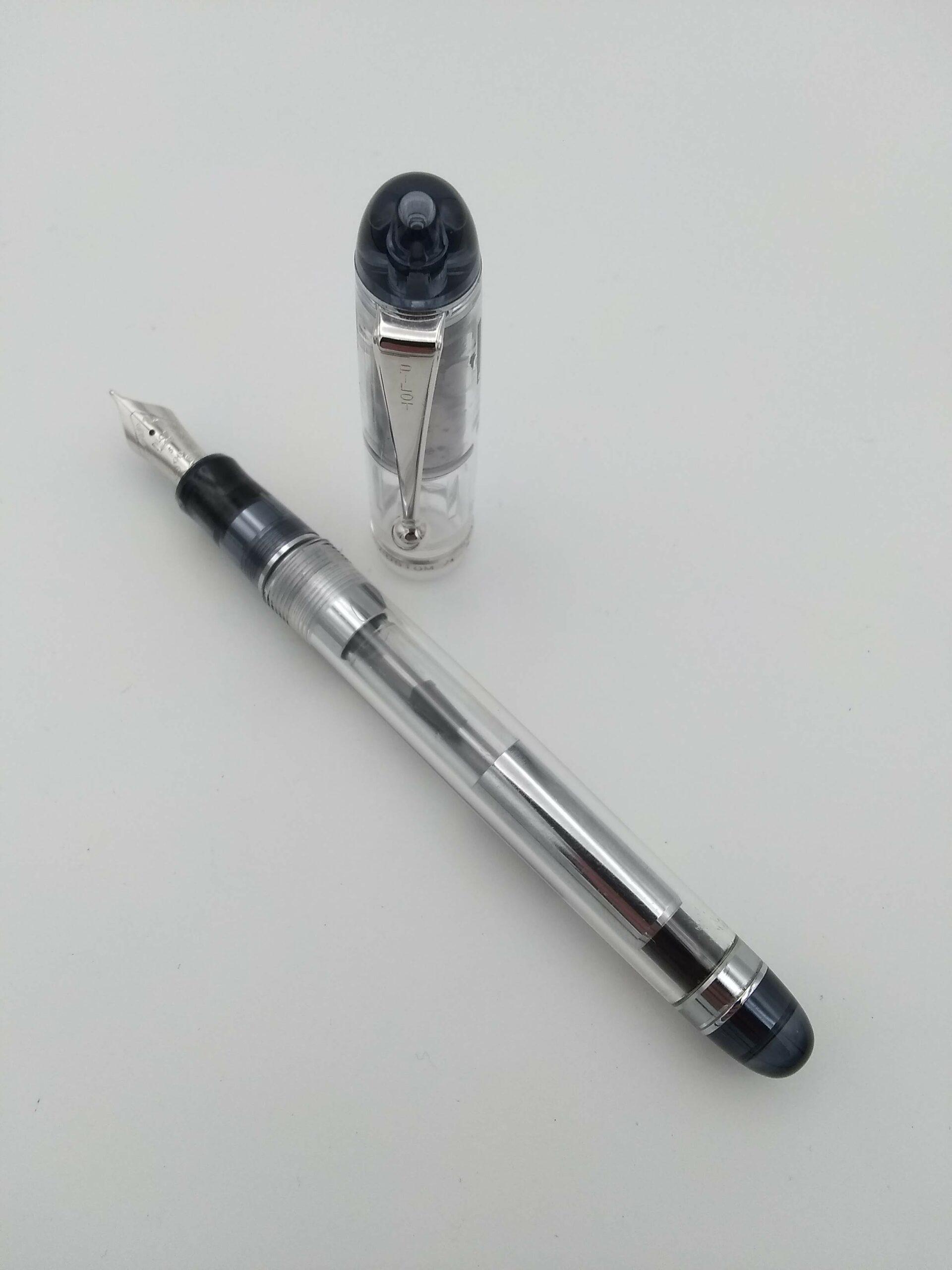 PILOT CUSTOM 74 FOUNTAIN PEN NIB SIZE MEDIUM 14K NAVY GOLD