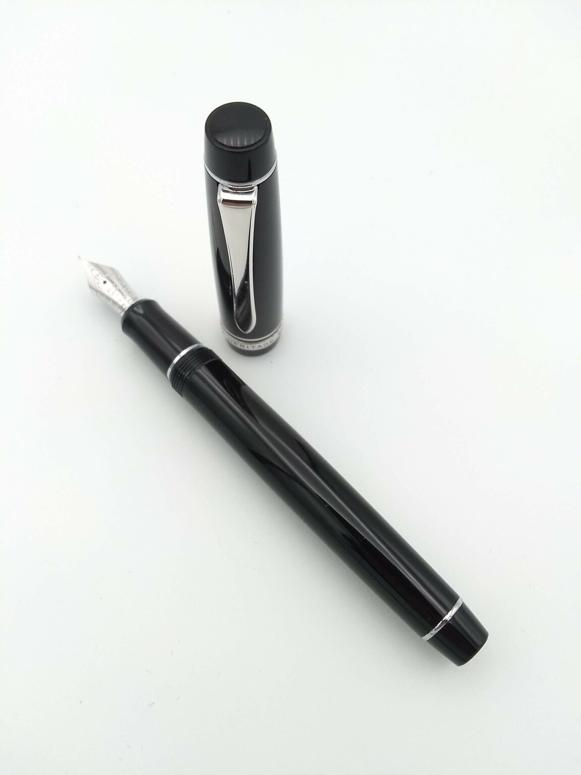 Pilot Custom 912 Black 14k Waverly Nib Pen Realm