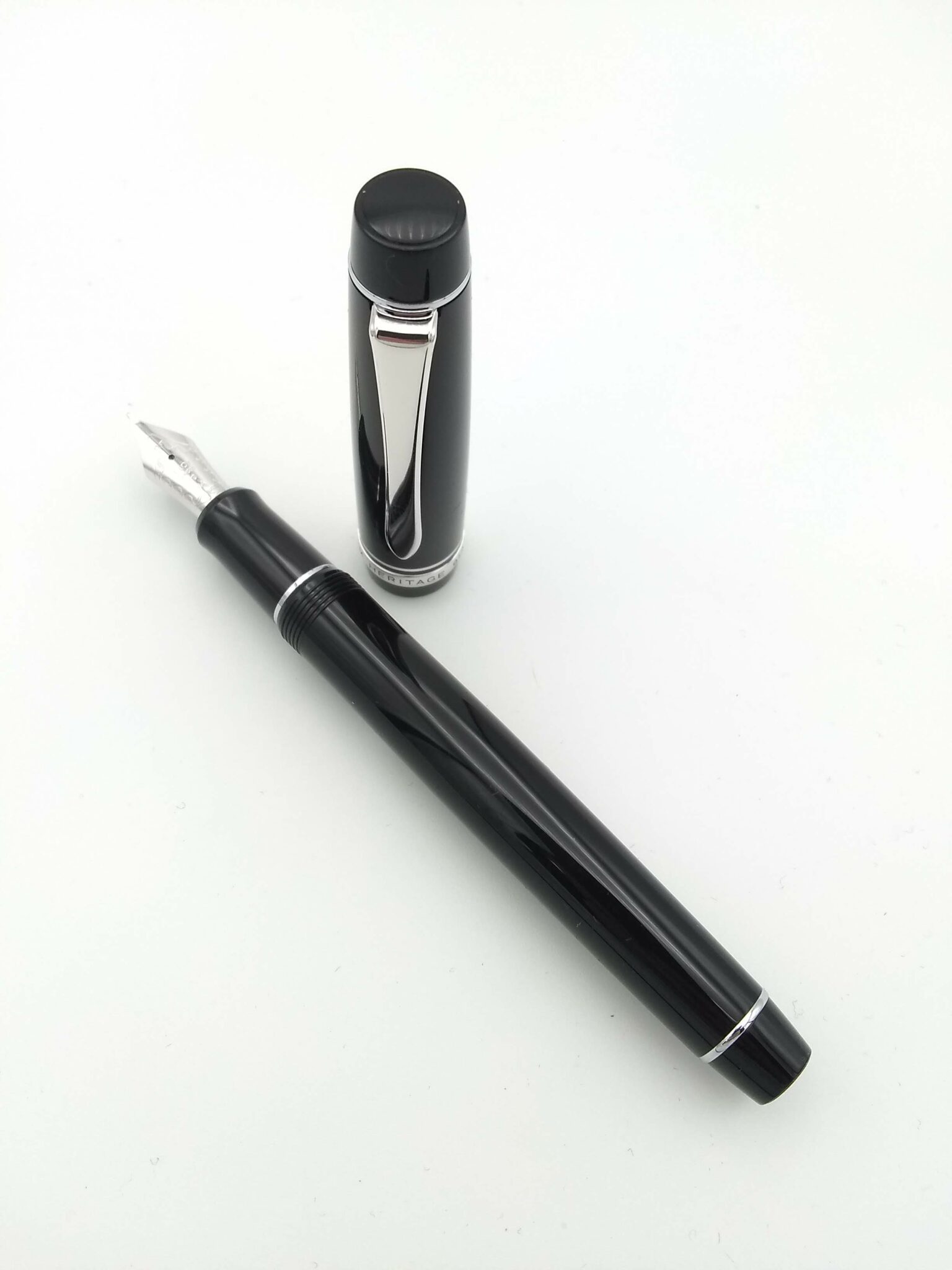 Pilot Custom Heritage 912 Black 14k Waverly Nib Pen Realm