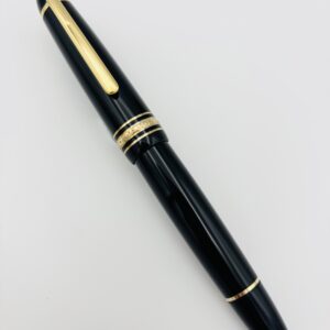 Montblanc 146 Black & Gold - 14k Medium Nib